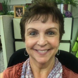 Meet your Posher, Debbie